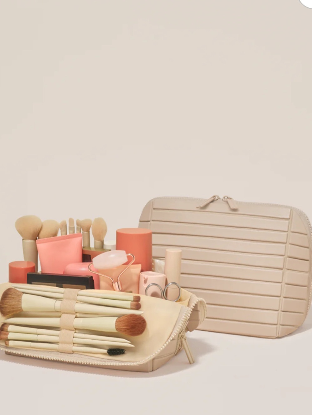 ISO Parallelle Makeup Bag